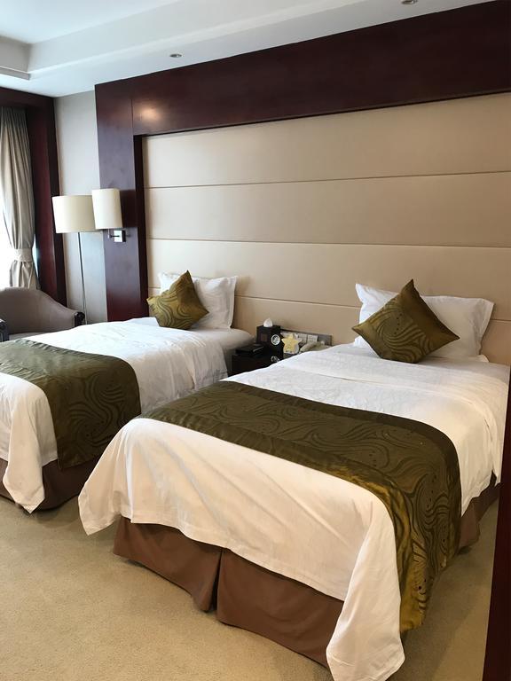 Hongrui Jinling Grand Hotel היפיי חדר תמונה